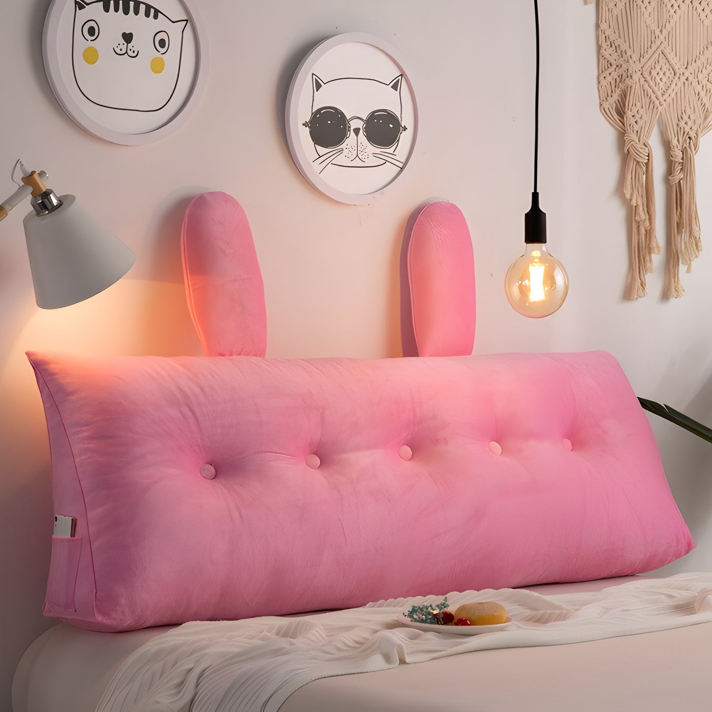 COJIN PRISMA CON BOLSILLO  PORTA CELULAR EN TELA MONTREAL CON OREJITAS